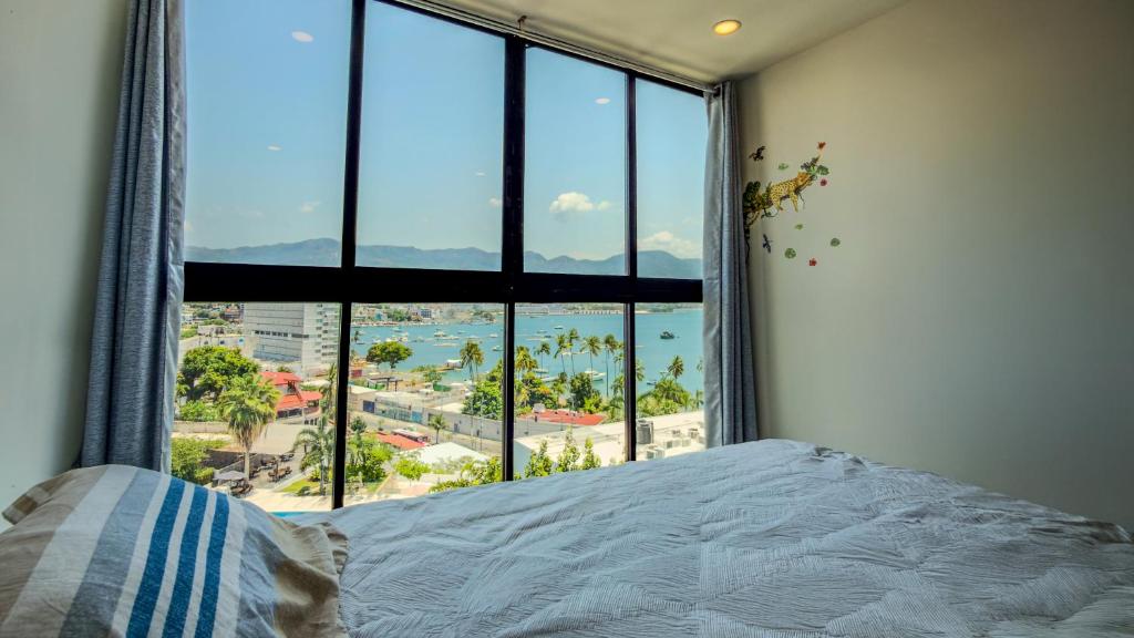 Apartment with Pool & Views in Las Playas, Acapulco - 4