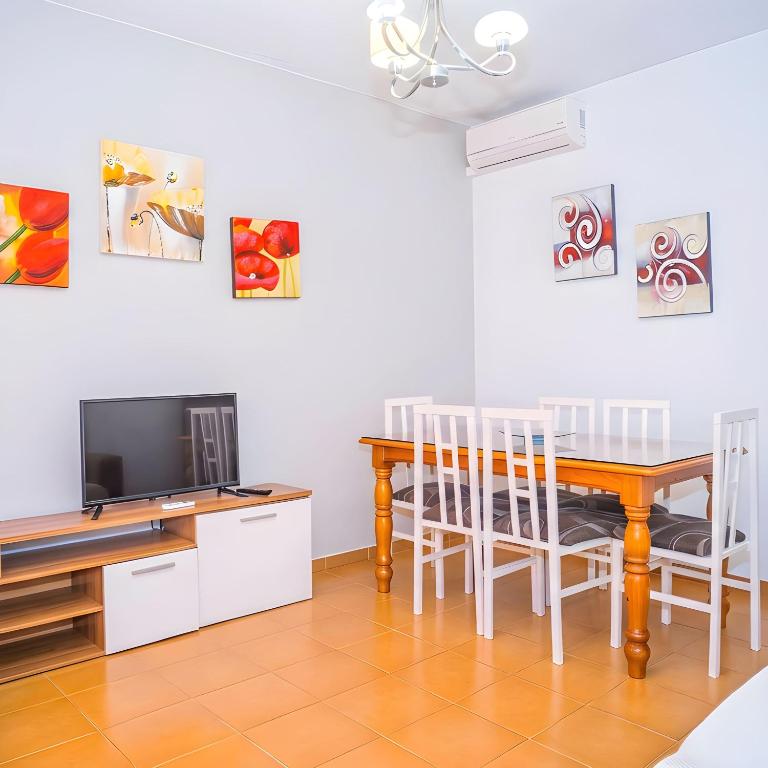 Exclusivo Apartamento con Balcones Aire acondicionado Garaje Wifi solo se aceptan familias y parejas - 2