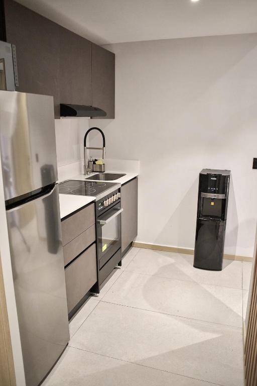 Apartment for 6 people with a pool, gym, coworking space, and parking - 5