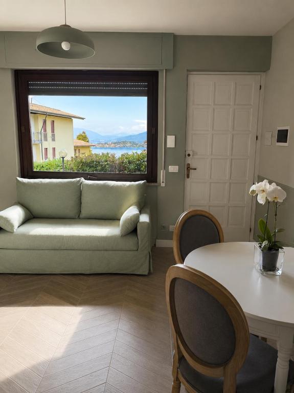 BELLAVISTA LAKE VIEW apartment with PRIVATE GARDEN - 1