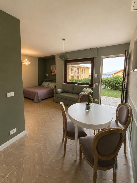 BELLAVISTA LAKE VIEW apartment with PRIVATE GARDEN - 2