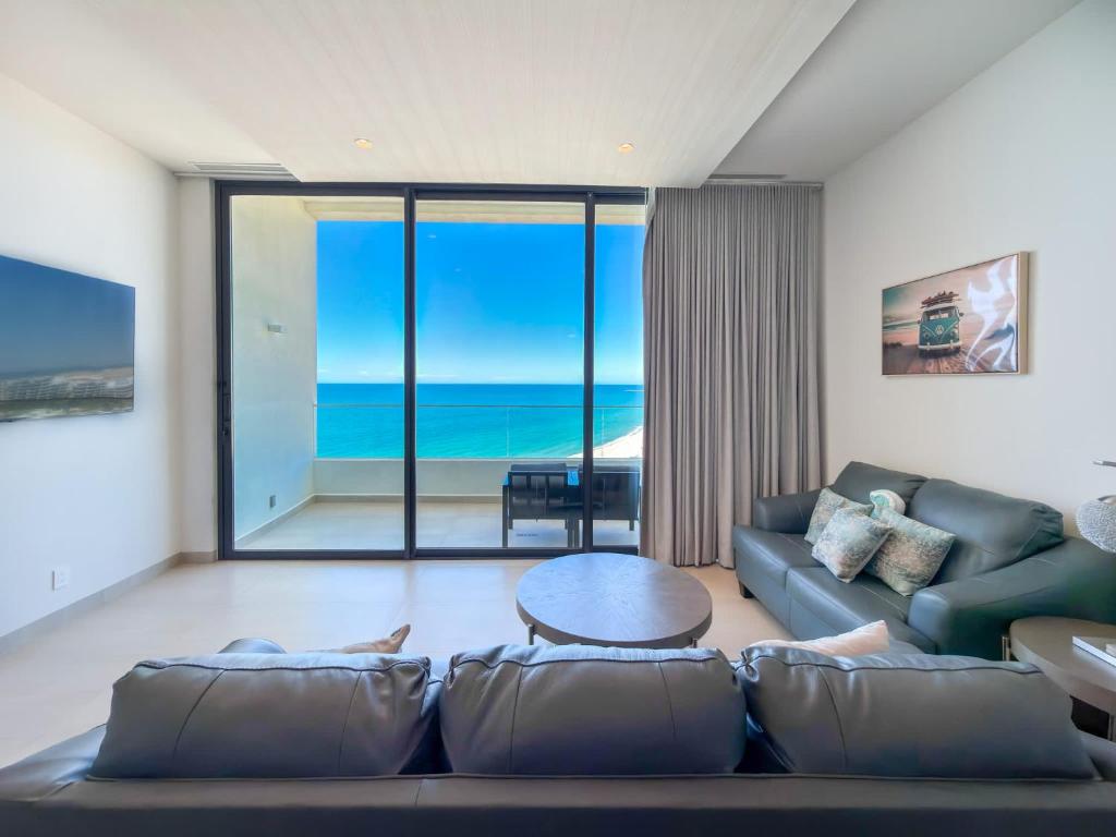 Beachfront 1BR High-Floor Panoramic Views - 4