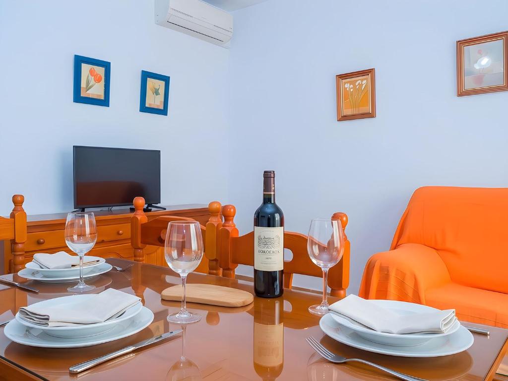 Moderno Apartamentos con Garaje Balcones y Aire solo familias y parejas - 3