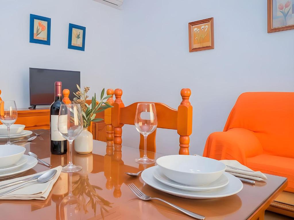 Moderno Apartamentos con Garaje Balcones y Aire solo familias y parejas - 5