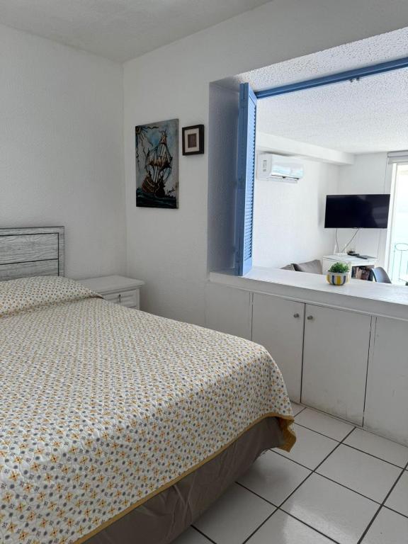 Ocean View Apartment in Perfect Location - 5