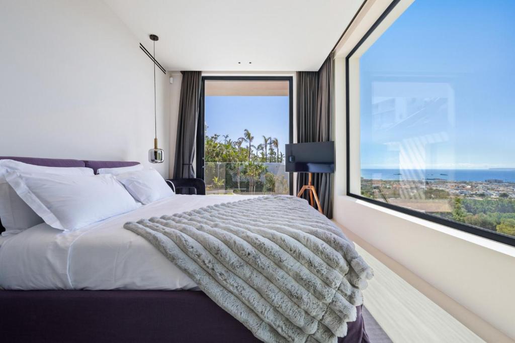 Spacious contemporary new build villa - 3
