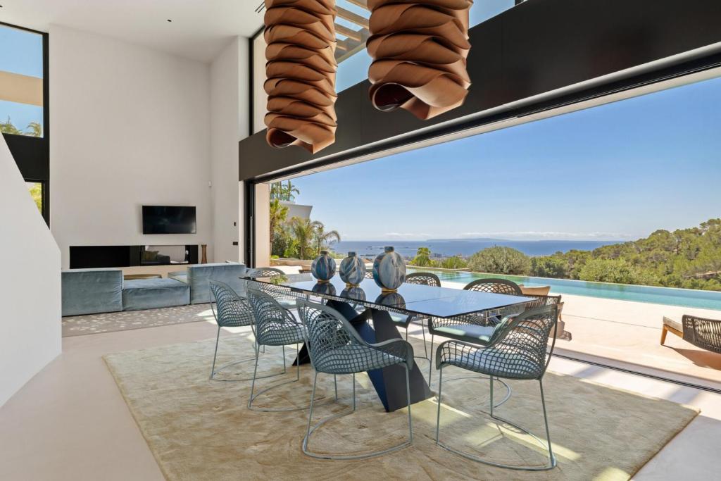 Spacious contemporary new build villa - 4