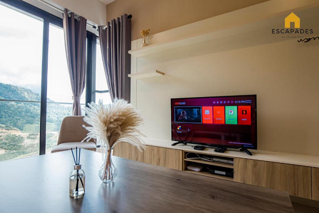 Shared lounge/TV area
