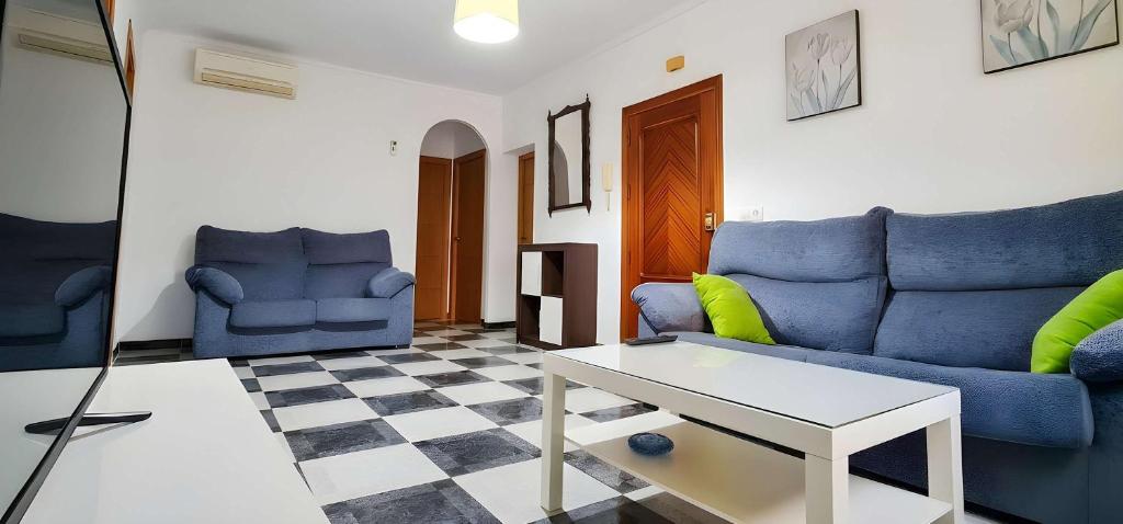 Piso centrico en Conil solo alquilamos a familias - 4