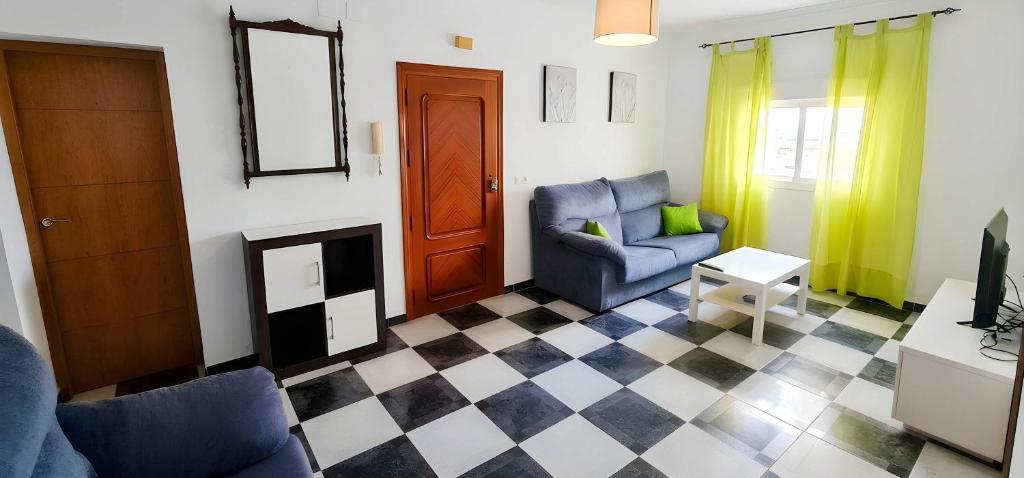 Piso centrico en Conil solo alquilamos a familias - 5