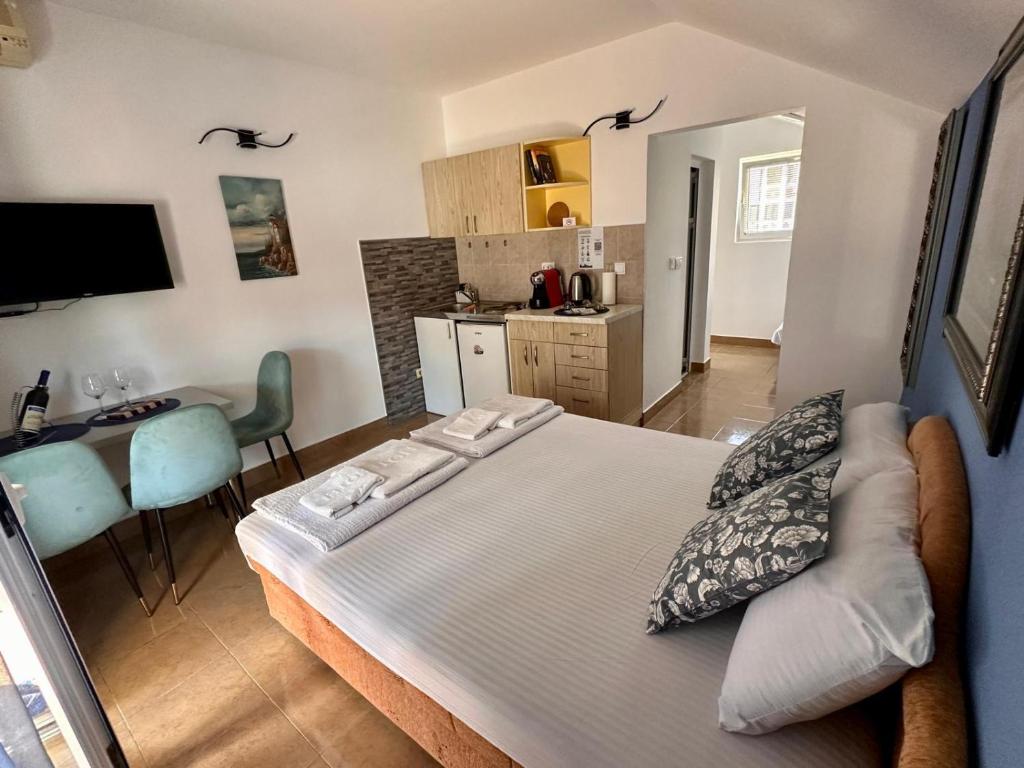 Studio apartmani Ljubica - 1