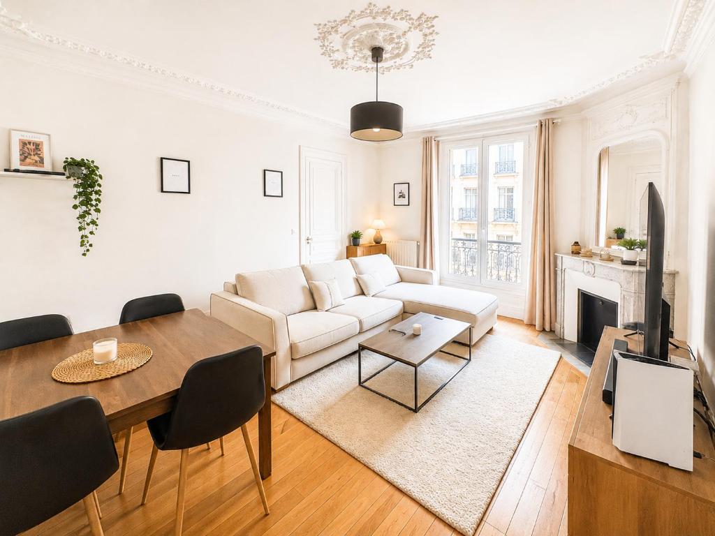 2 Bedroom Apartment in Paris 2 - Walk to Louvre - 3