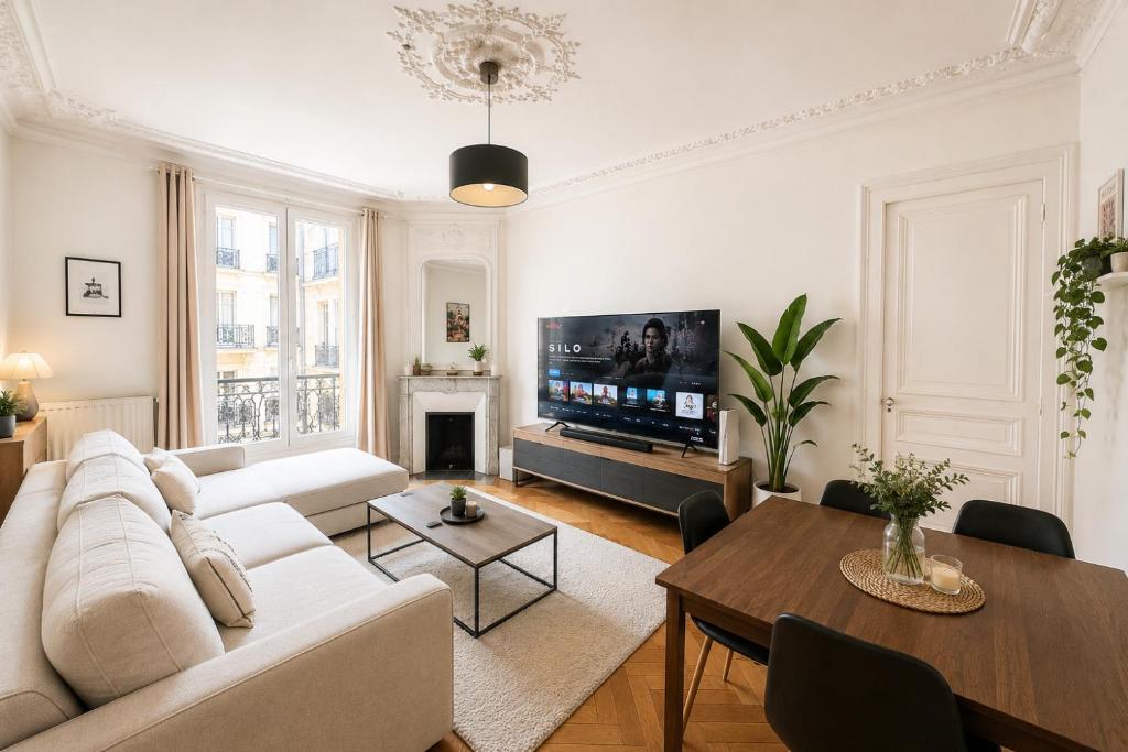 2 Bedroom Apartment in Paris 2 - Walk to Louvre - 2