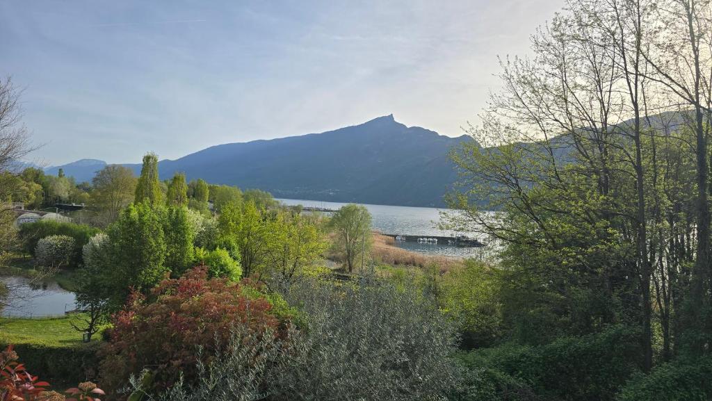 Rez-de-chaussée de notre villa vue sur lac - 2