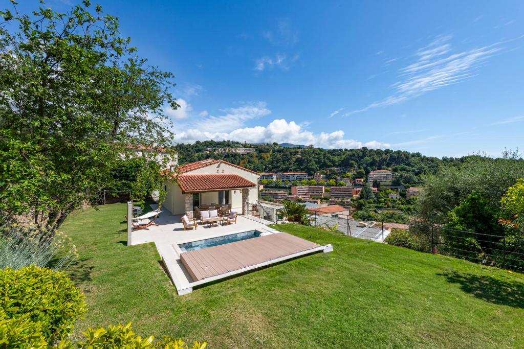 Villa with pool - 5