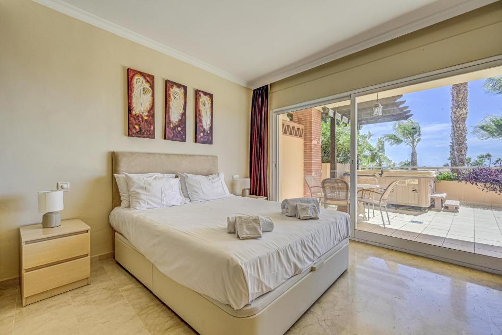 2 Beds with Sea View, Pool, close to Beach - 4