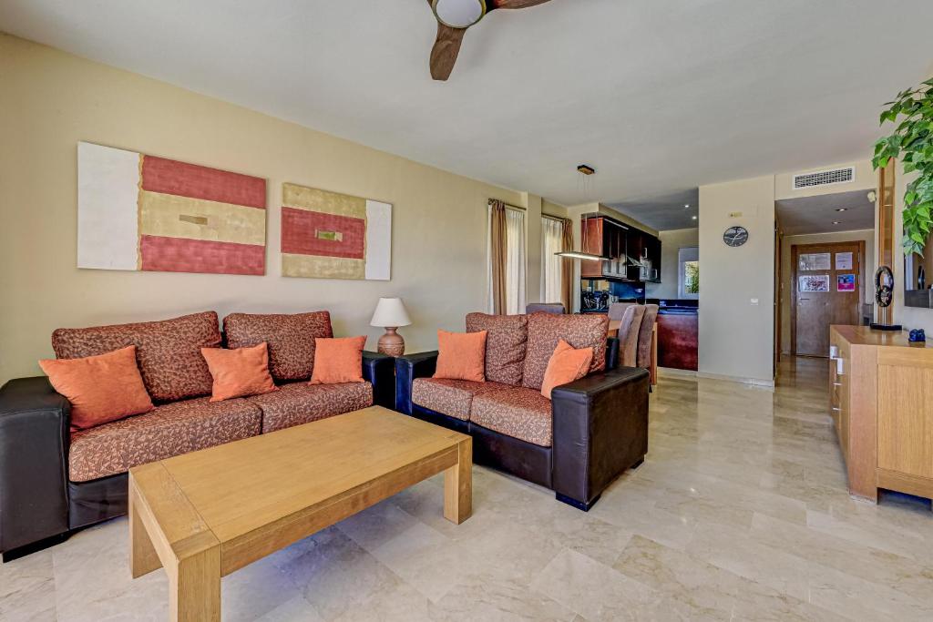 2 Beds with Sea View, Pool, close to Beach - 3