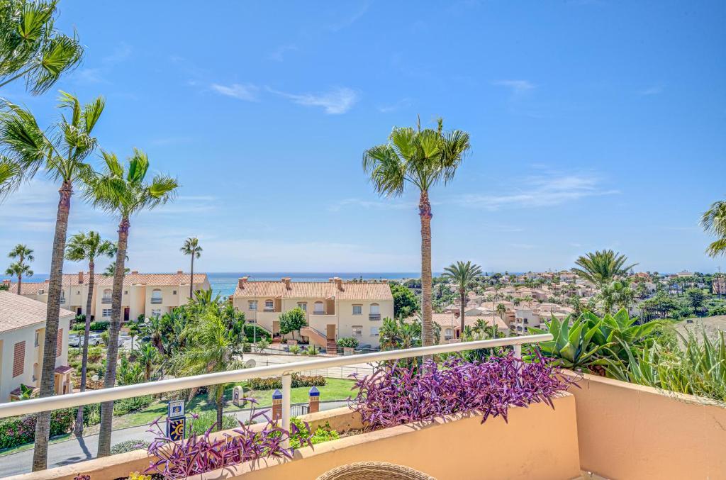 2 Beds with Sea View, Pool, close to Beach - 1