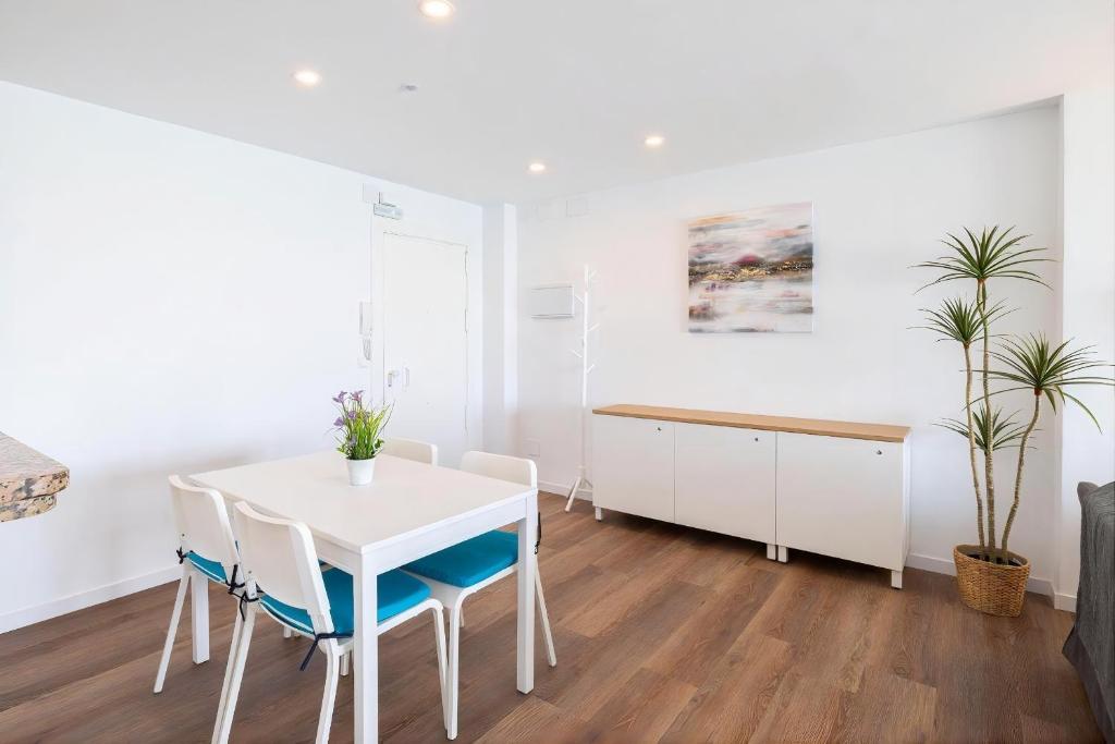 Olimpo BeachFront and Pool Apartment - 5