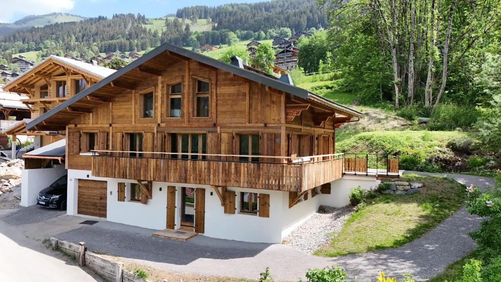 Chalet Solarys 12 personnes 5 chambres & 5 SDB bord ruisseau - 2