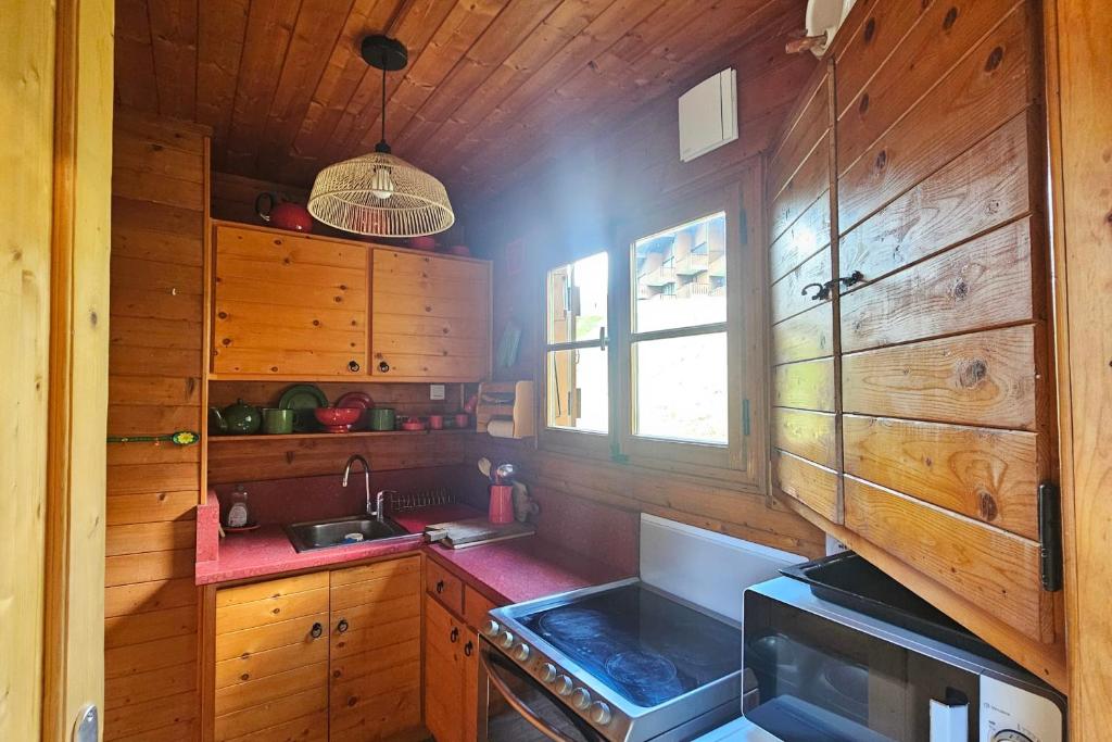Bright chalet mountain view & ski access - 3