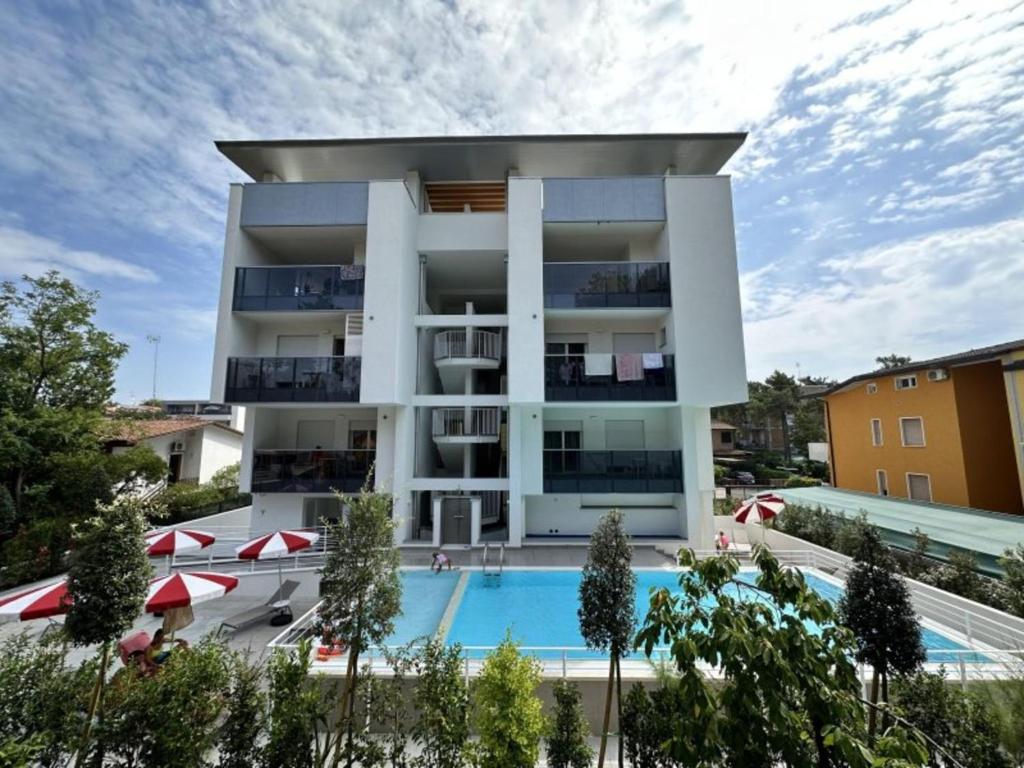 Flat with pool access and terrace - 2