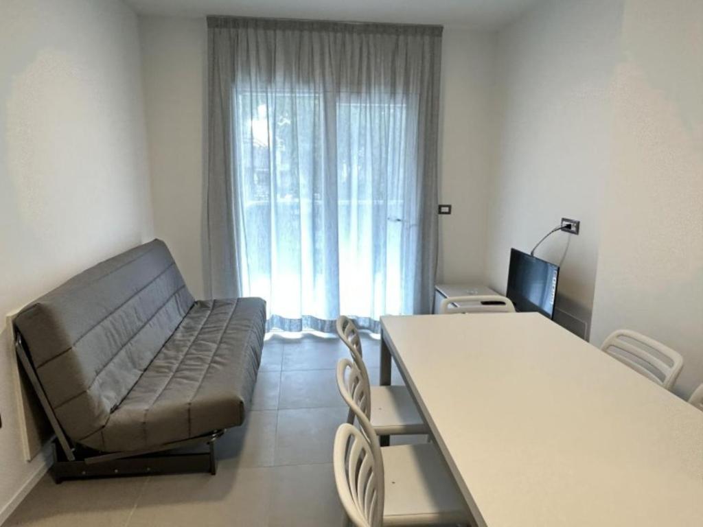 Flat with pool access and terrace - 3