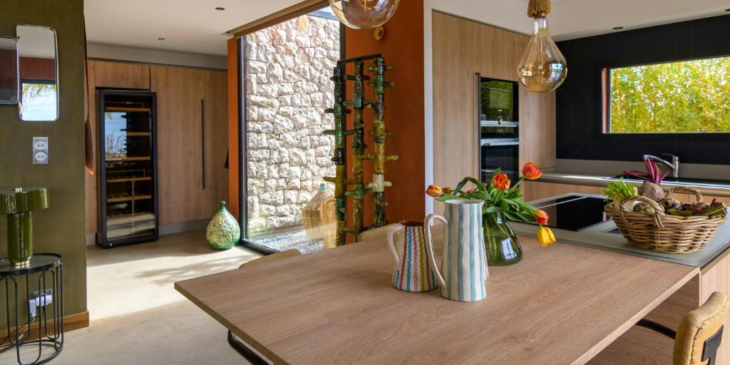 Contemporary Villa With Views Of Cap D'antibes - 4