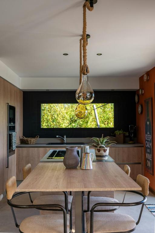 Contemporary Villa With Views Of Cap D'antibes - 5