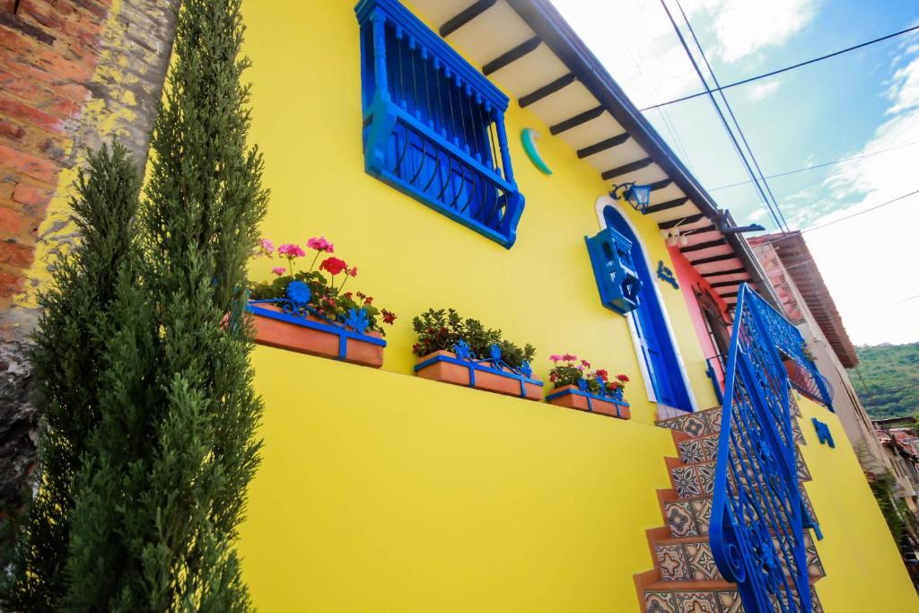 Casa Amarilla - 2