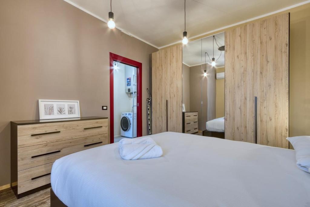 Xenia Milan - 2 room apartment in Viale Ungheria 17-2 - 4