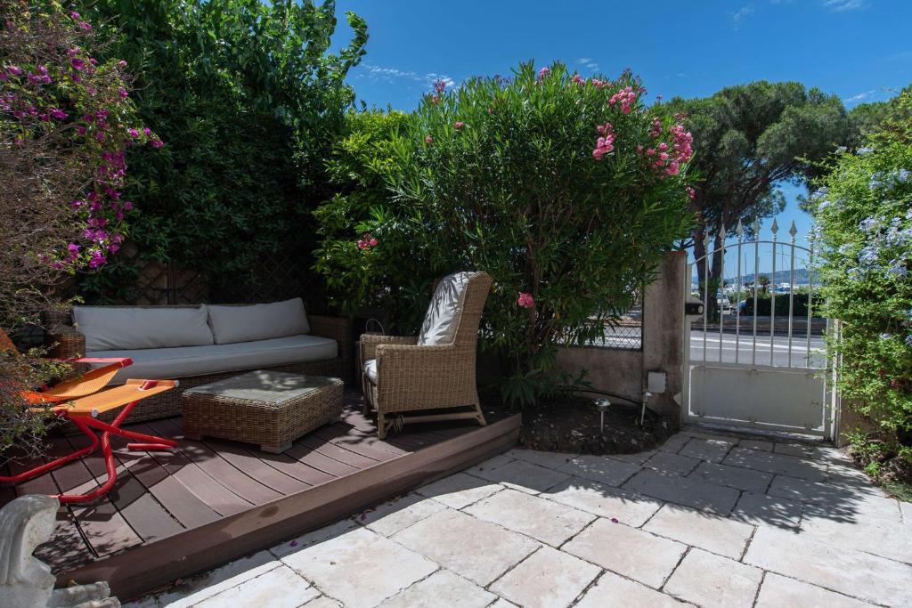 Large house with garden near the sea - 4