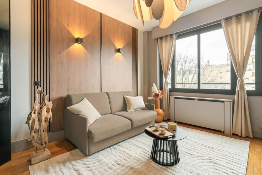 Eiffel Tower - Premium apartment with balcony and lift for 4 - 3