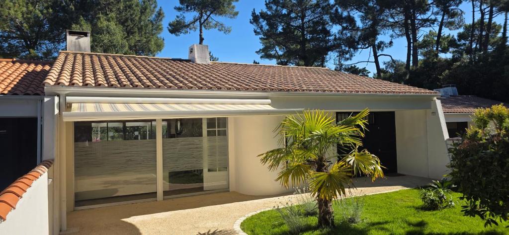 Charmante maison de plain pied rénovée et climatisée en lisière de forêt - 4