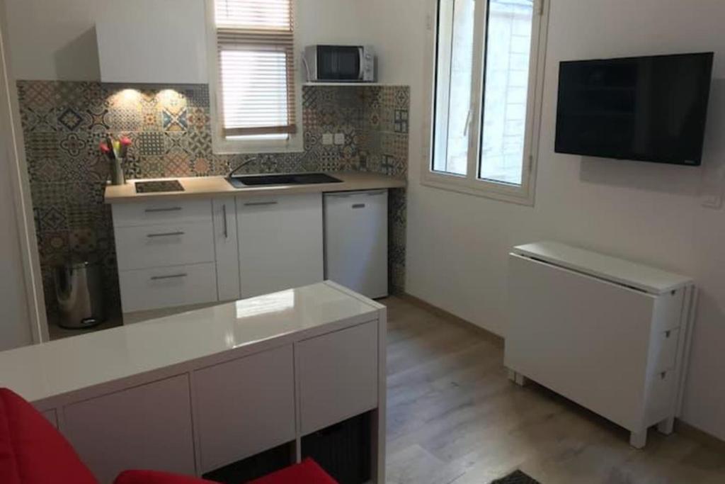 Quiet Studio For 2 Near Palais Des Papes - 2