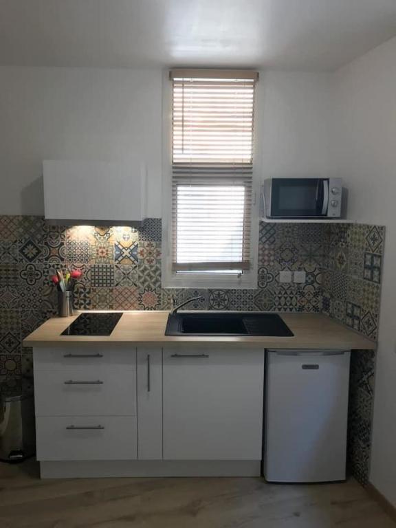 Quiet Studio For 2 Near Palais Des Papes - 4