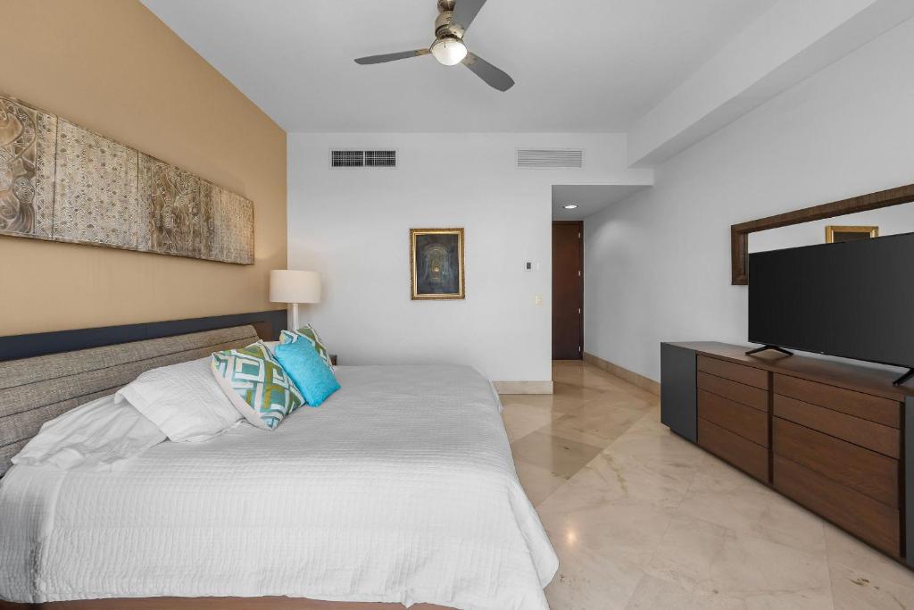 Luxury Beach Condo with Resort Access Vidanta - 1