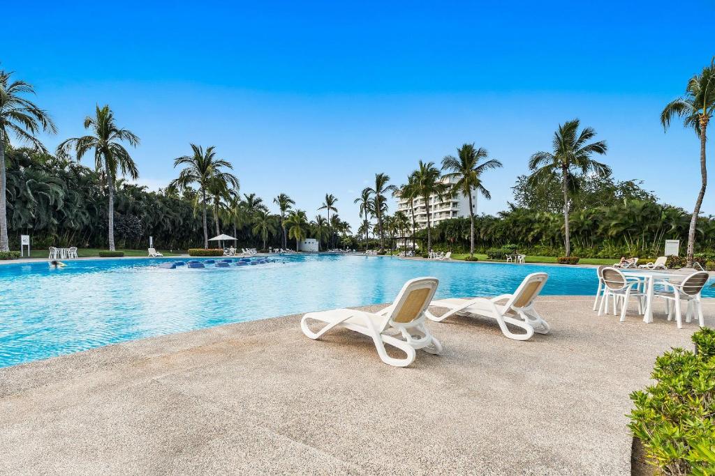 Luxury Beach Condo with Resort Access Vidanta - 3