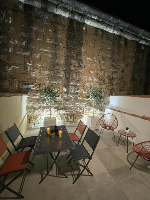 Maison cosy, 2 chambres, adossée aux remparts - 2