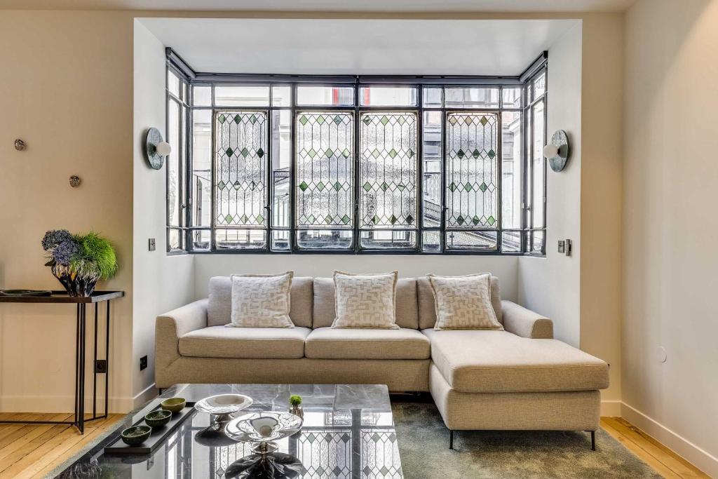 luxury designer apartment in the heart of the 9th - 2