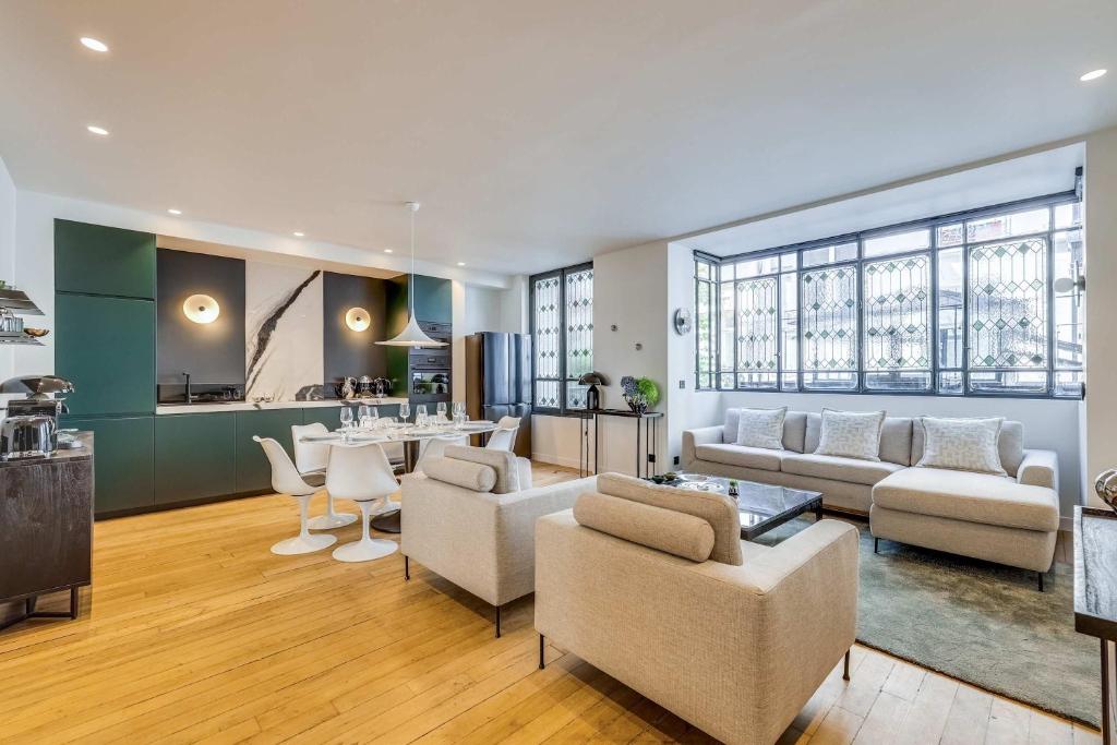 luxury designer apartment in the heart of the 9th - 3