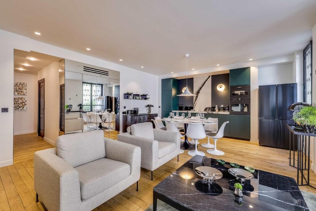 luxury designer apartment in the heart of the 9th - 1