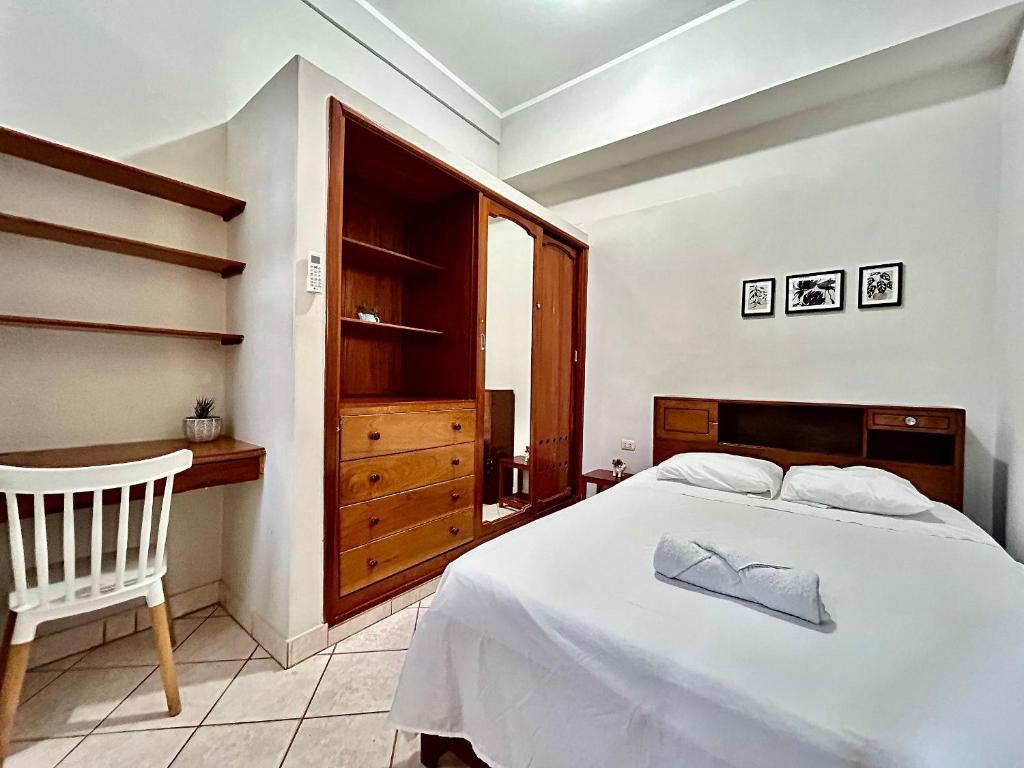 Vive a 5Min del centro 3HAB con A/C Cochera Privad - 2