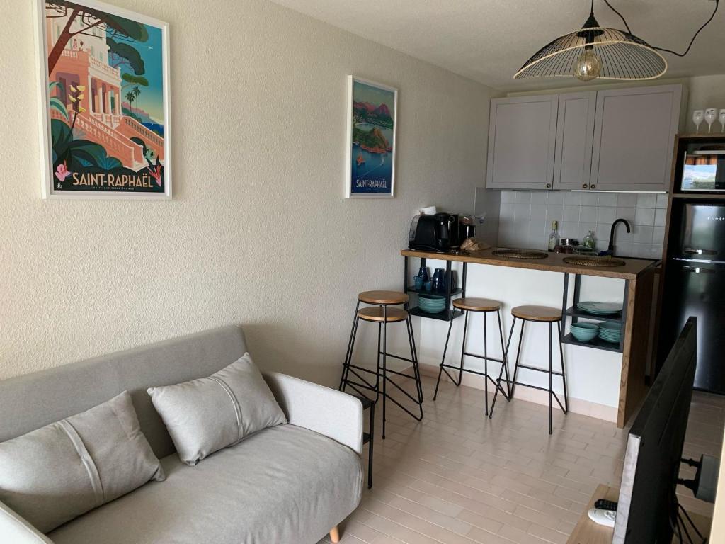 Studio climatisé avec une vue mer panoramique sur la baie d'Agay - 3