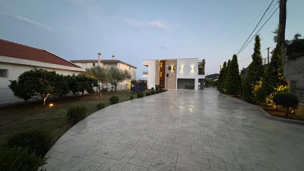 TS Yard Apartments - 5