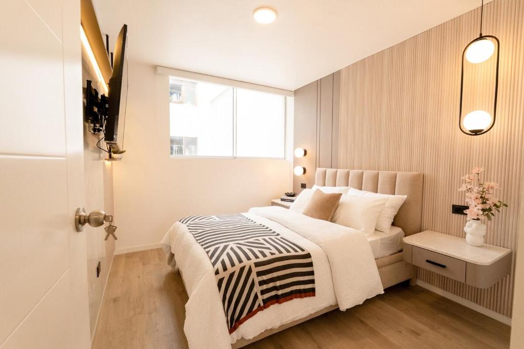 Walk to Larcomar Modern apartment on Av Larco - 4