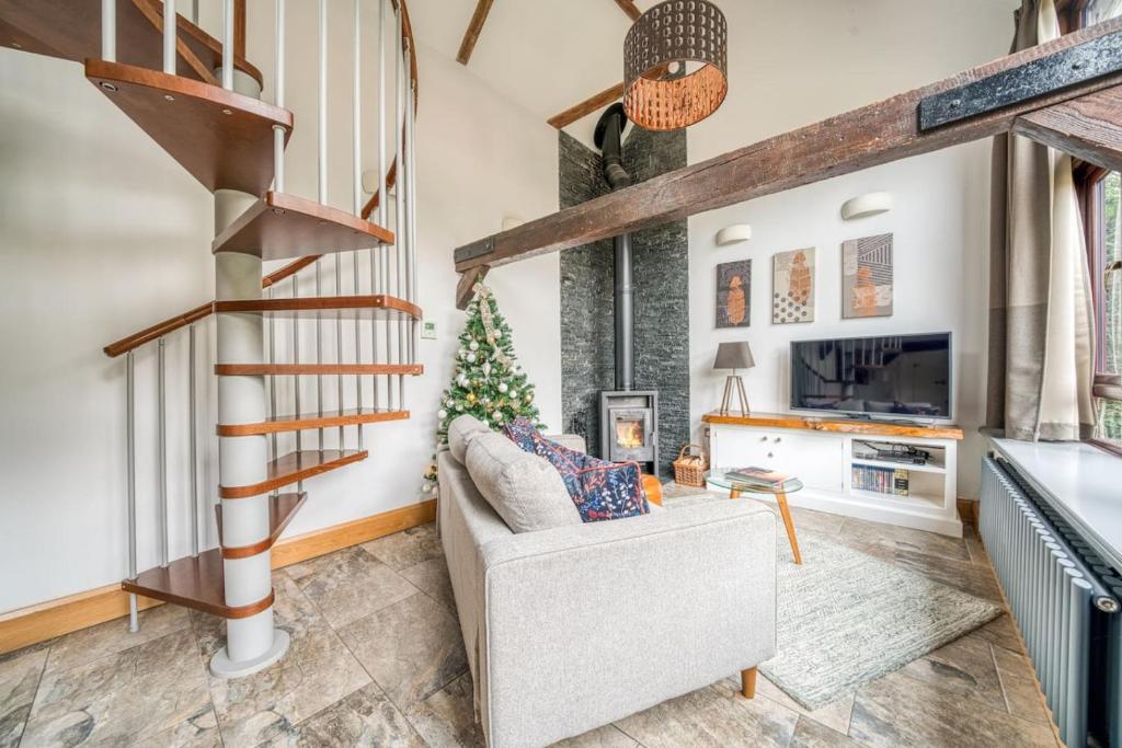 New Forest Cottage with Wood Burner, Redlynch photo 2