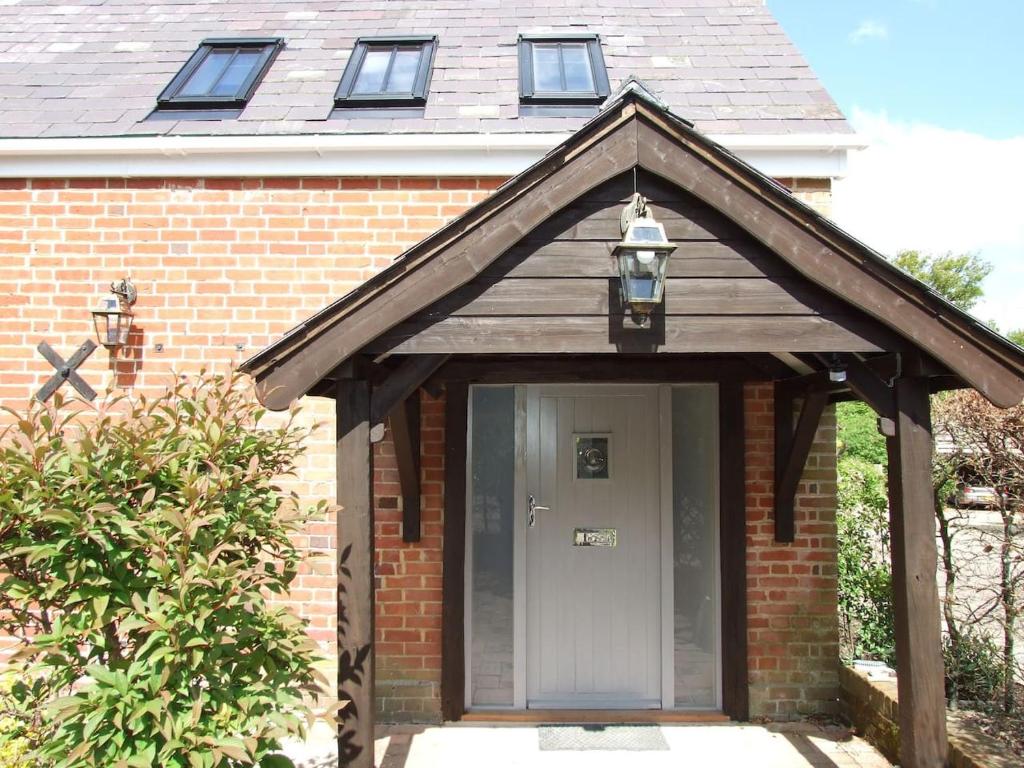 New Forest Cottage with Wood Burner, Redlynch photo 4