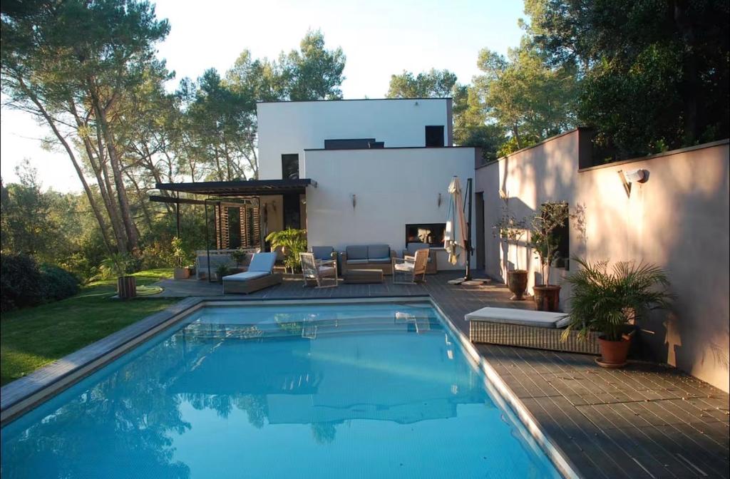 Villa avec piscine et dépendance - 4