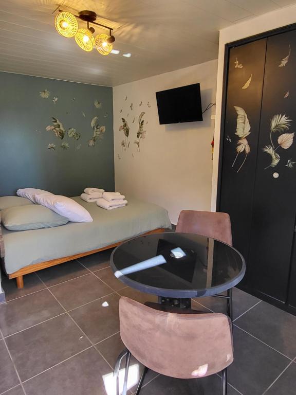 STUDIO A 30O M de la plage de Santa Giulia - 2